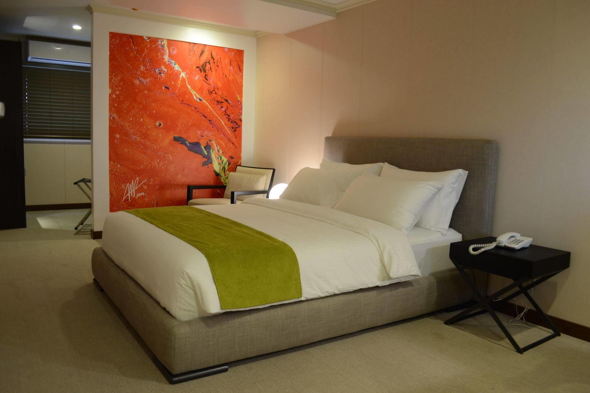 Green Sun Hotel Makati City Kültér fotó