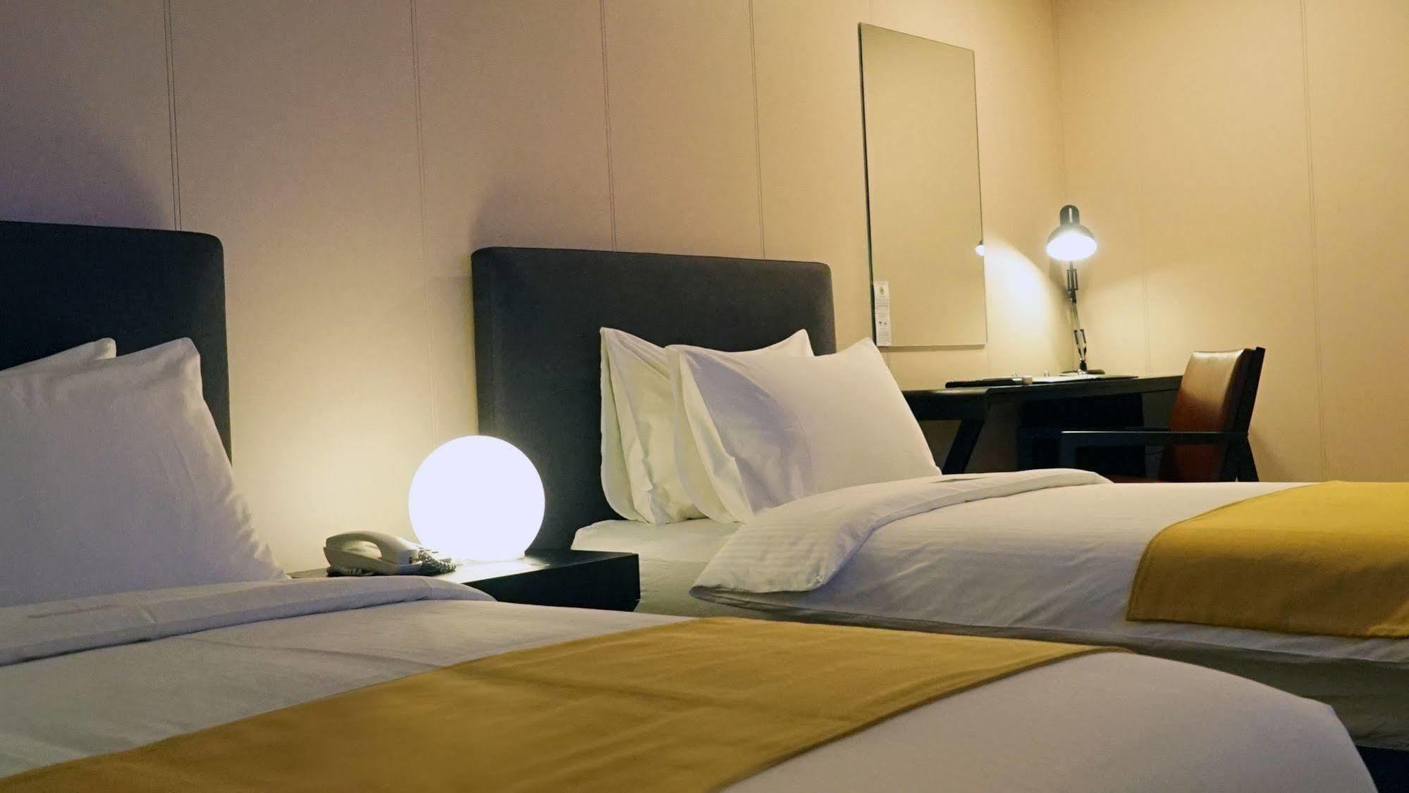 Green Sun Hotel Makati City Kültér fotó